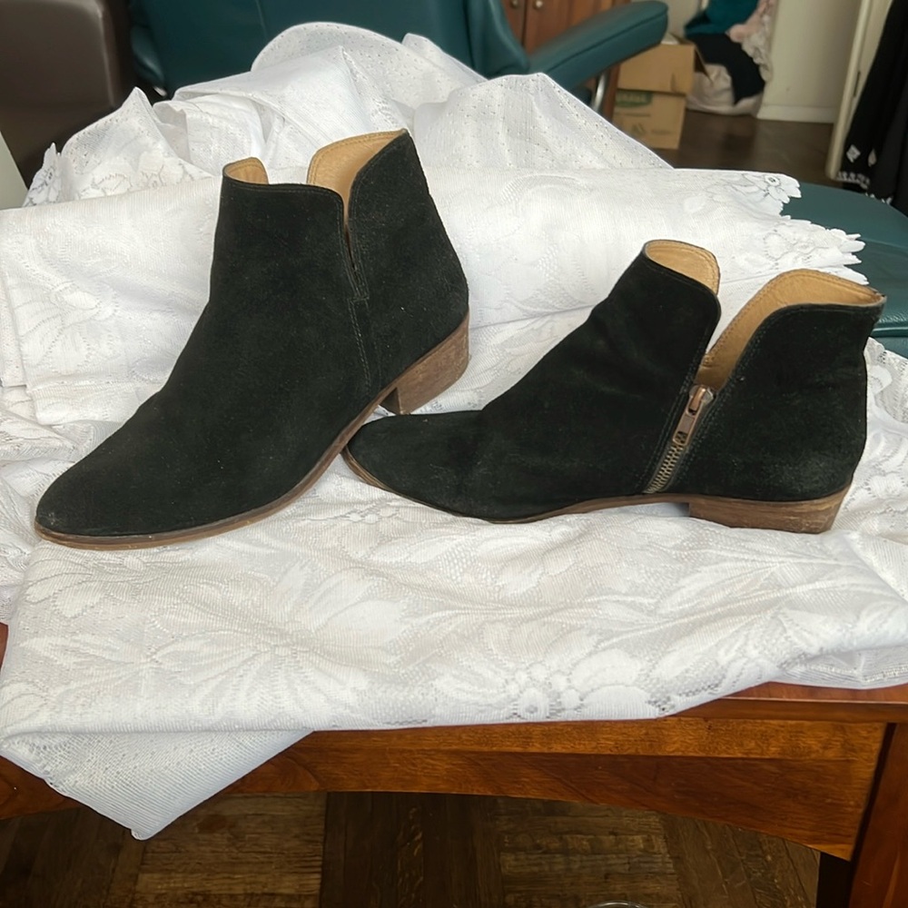 Black suede booties by Splendid size 9 1/2